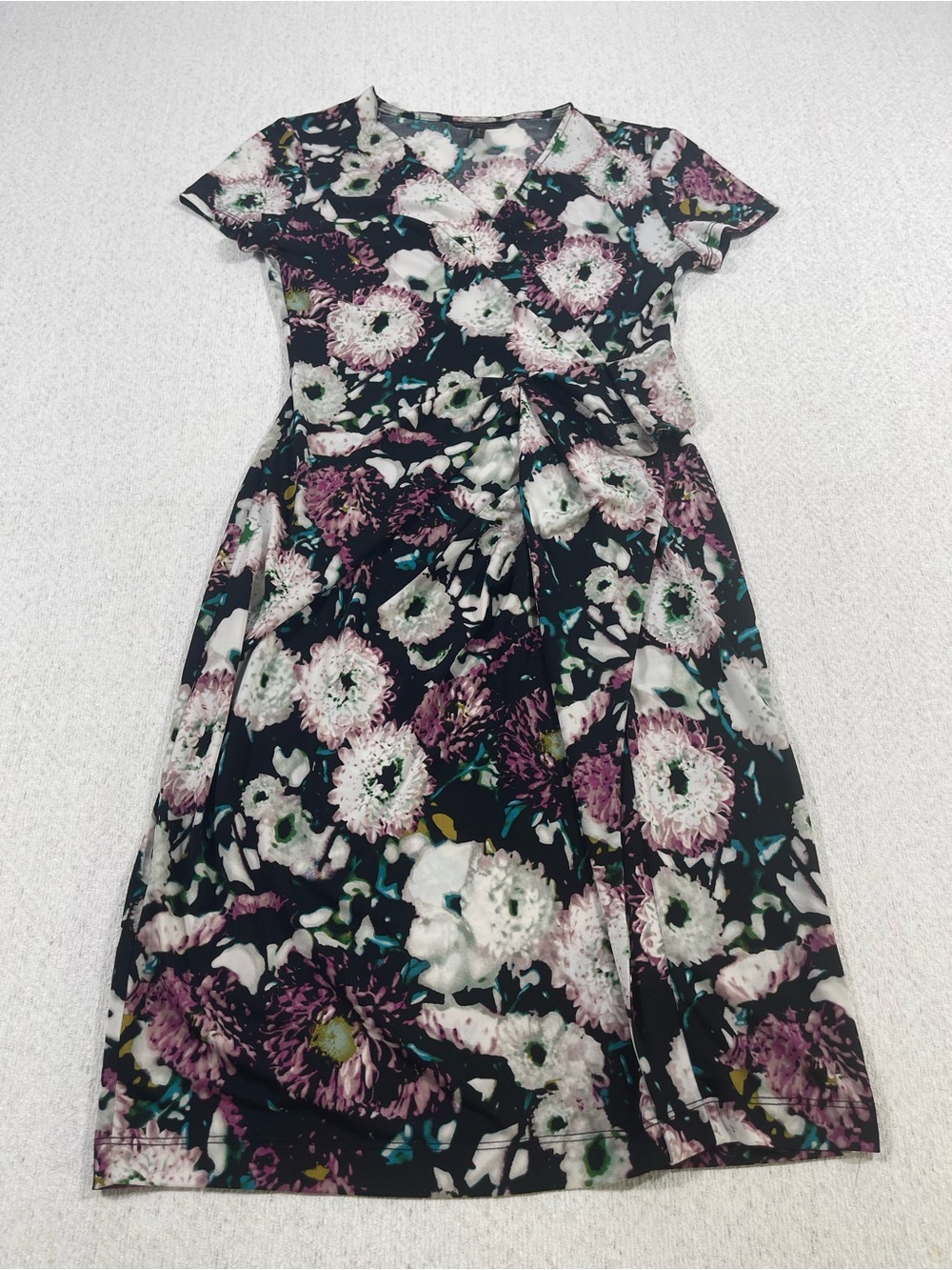 BCBGMAXAZRIA Women’s XS Blk,Purple Wht,Grn, Floral V-Neck A-Line Dress. SKU#0620
